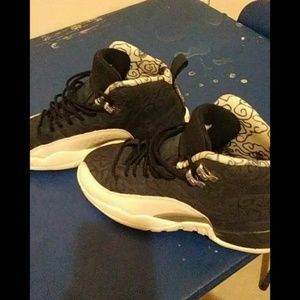 Jordan retro 12z size 5.5